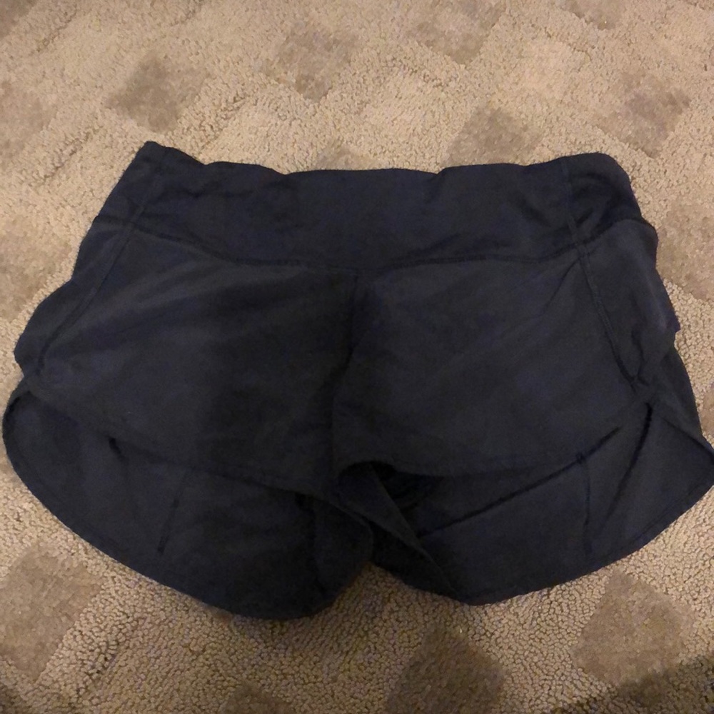 LULULEMON SHORTS SIZE 4